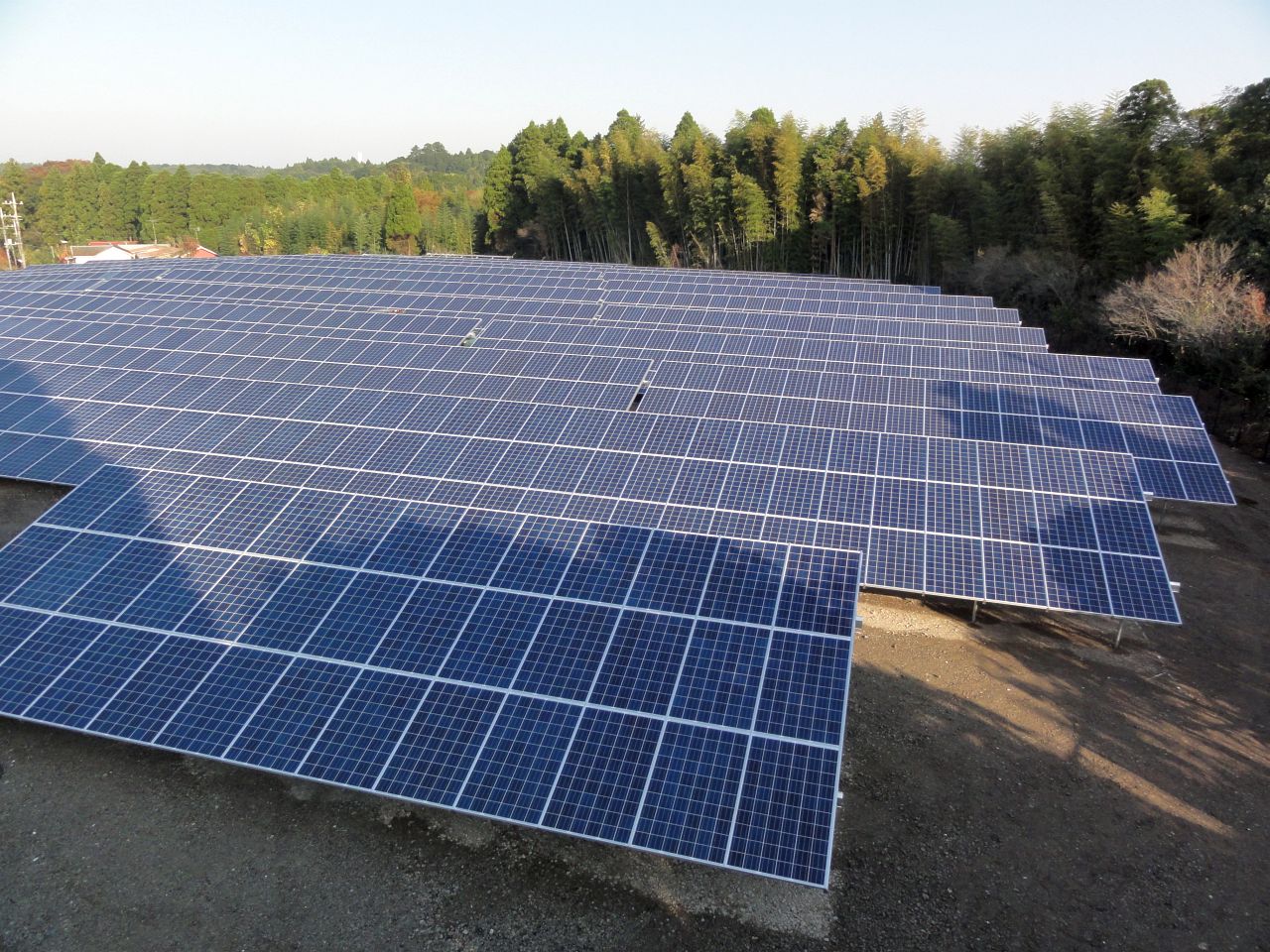 KJC 千葉県 傾斜設置 560kW 太陽光発電所